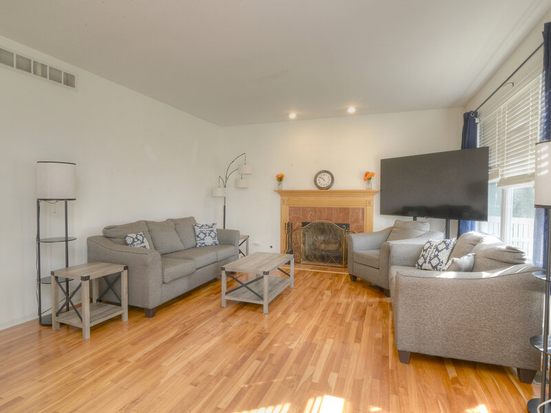 688 Stewart Avenue North Aurora IL 60542