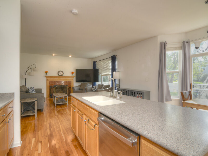 688 Stewart Avenue North Aurora IL 60542