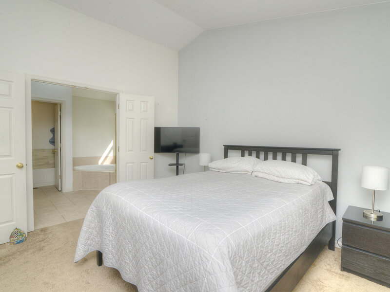 688 Stewart Avenue North Aurora IL 60542