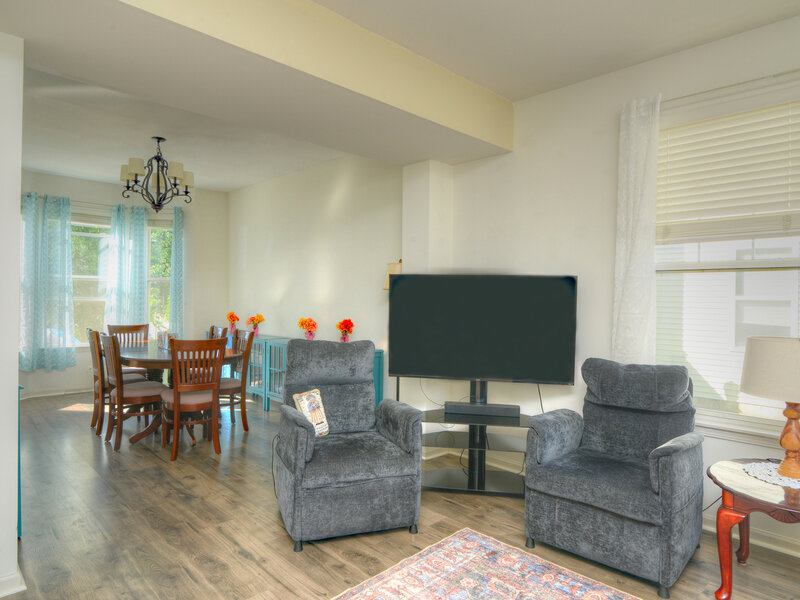 688 Stewart Avenue North Aurora IL 60542