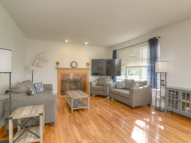 688 Stewart Avenue North Aurora IL 60542