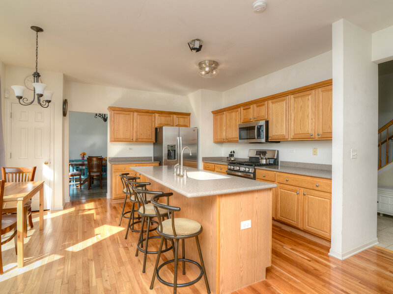 688 Stewart Avenue North Aurora IL 60542