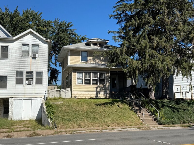 918 W Locust Street Davenport IA 52804