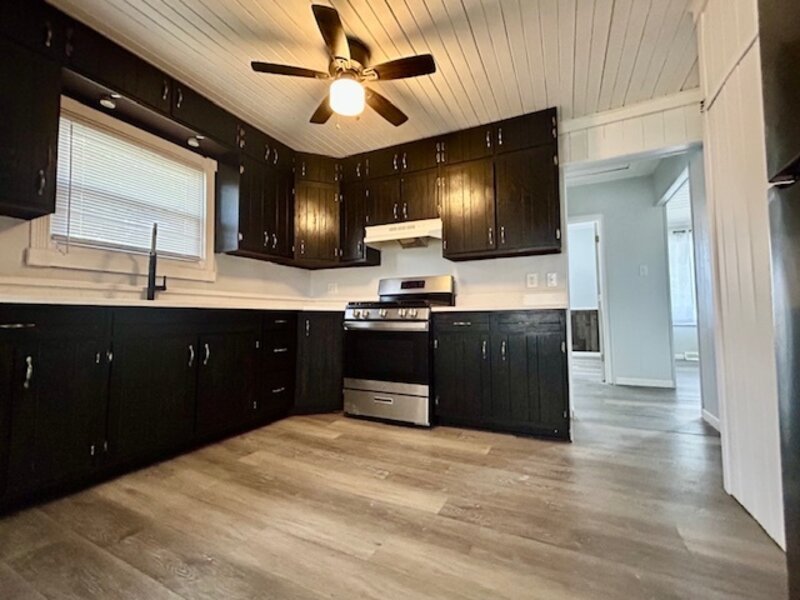 1586 Faithorn Avenue Crete IL 60417