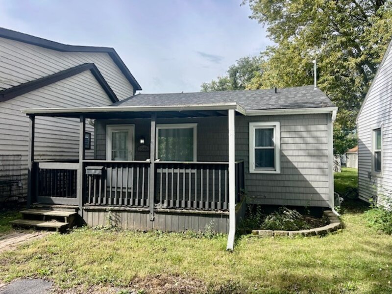 1586 Faithorn Avenue Crete IL 60417