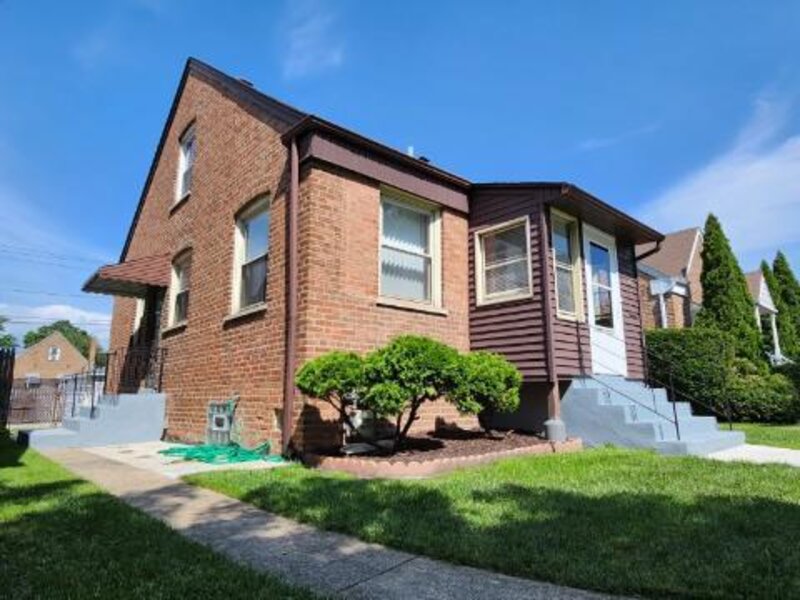 11346 S Avenue G Street Chicago IL 60617