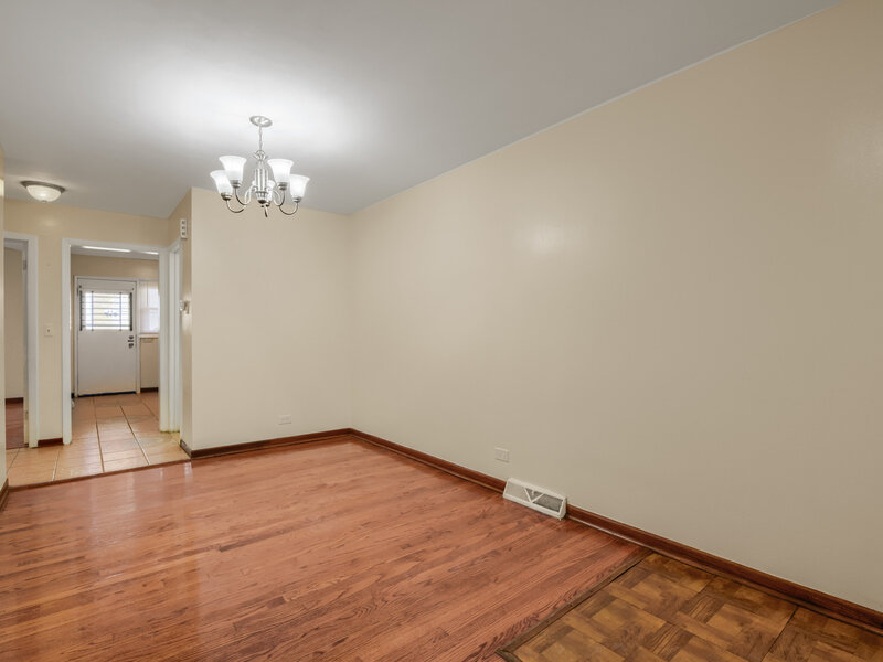 1930 W Birchwood Avenue Chicago IL 60626