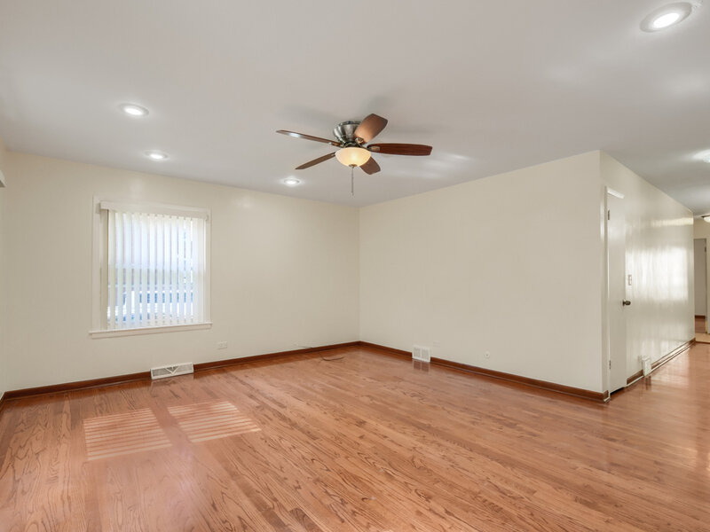 1930 W Birchwood Avenue Chicago IL 60626
