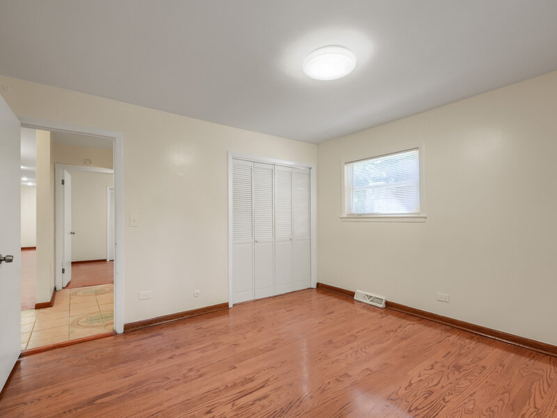 1930 W Birchwood Avenue Chicago IL 60626