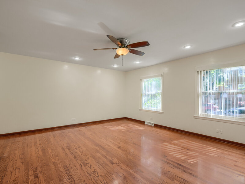 1930 W Birchwood Avenue Chicago IL 60626