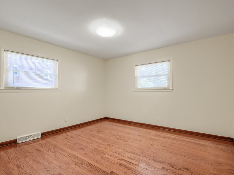 1930 W Birchwood Avenue Chicago IL 60626