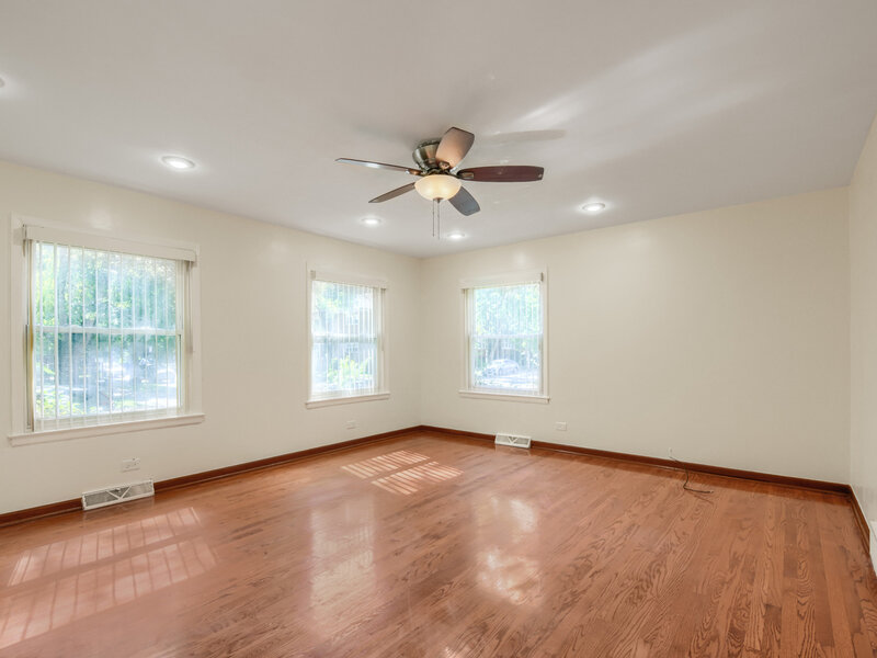 1930 W Birchwood Avenue Chicago IL 60626