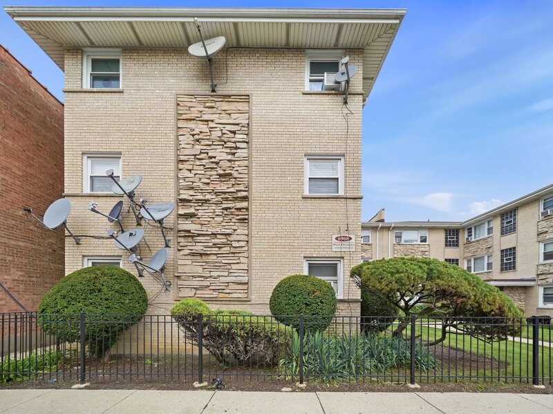 6968 W Diversey Avenue Chicago IL 60707