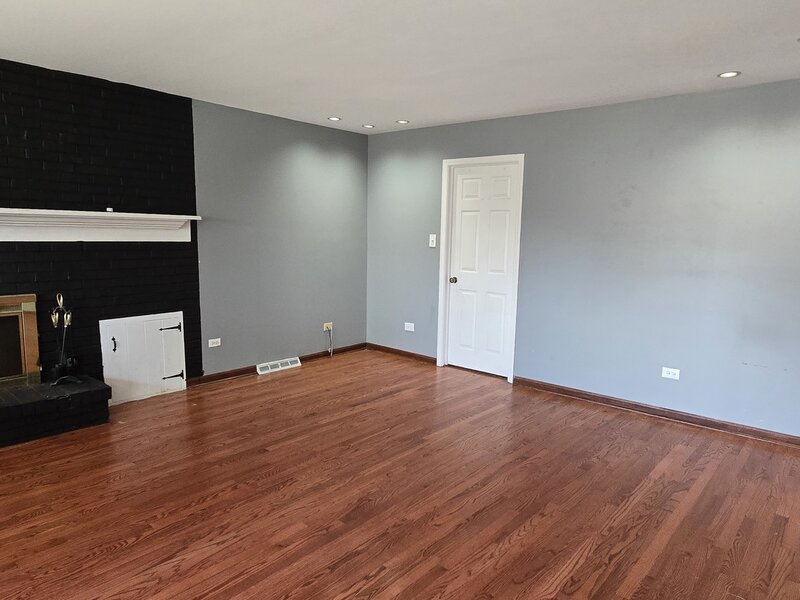 2020 E 169th Place South Holland IL 60473