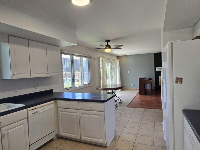 2020 E 169th Place South Holland IL 60473