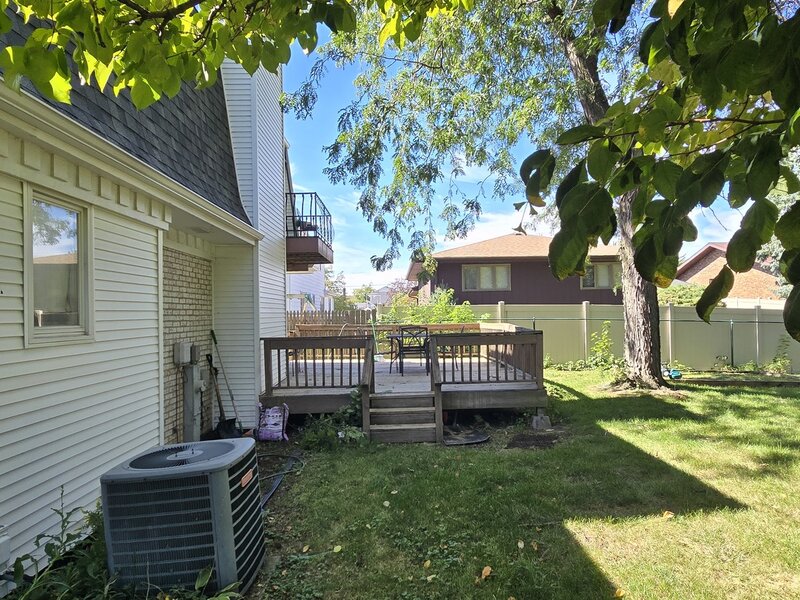 2020 E 169th Place South Holland IL 60473