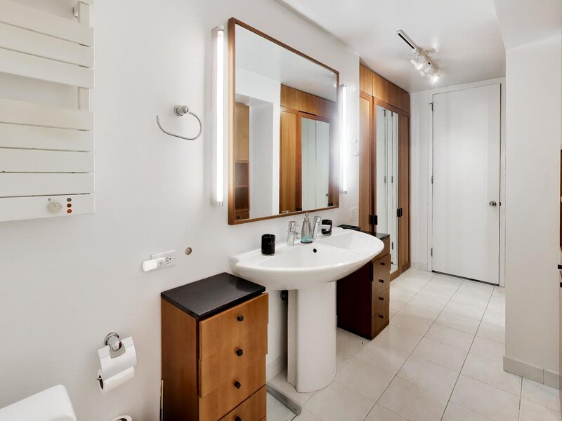 200 E Delaware Place Chicago IL 60611