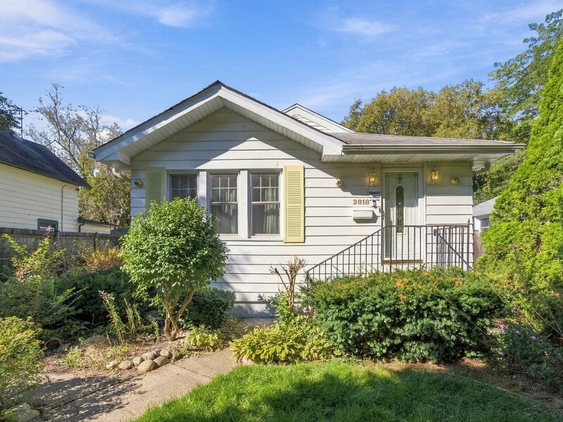 2818 Elisha Avenue Zion IL 60099