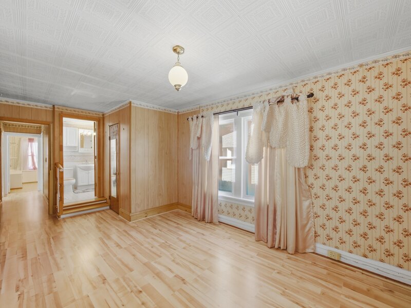 2818 Elisha Avenue Zion IL 60099