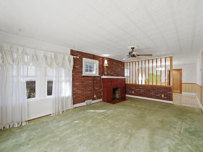 2818 Elisha Avenue Zion IL 60099