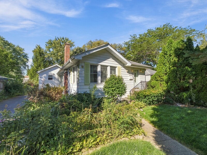 2818 Elisha Avenue Zion IL 60099