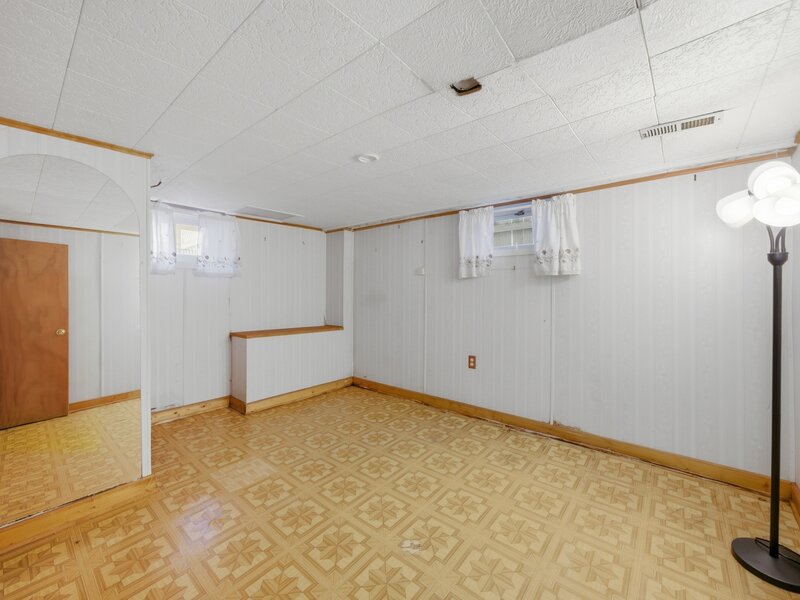 2818 Elisha Avenue Zion IL 60099