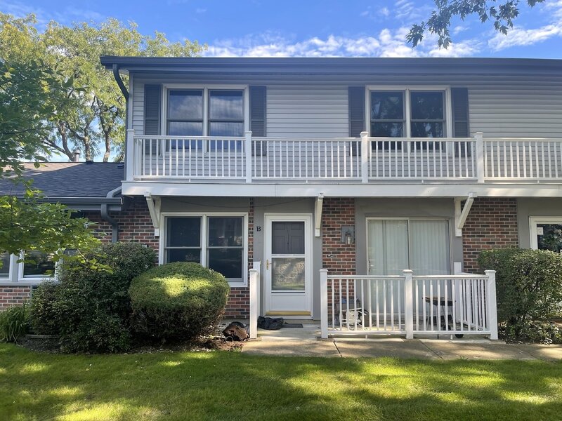 203 Emerson Court Bloomingdale IL 60108