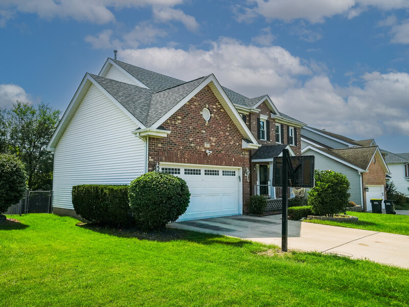 17 Chapel Hill Court Westmont IL 60559