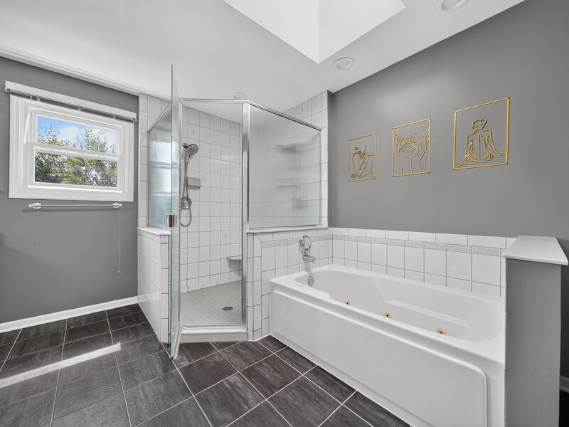 17 Chapel Hill Court Westmont IL 60559