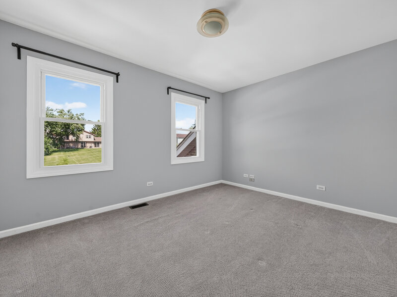 17 Chapel Hill Court Westmont IL 60559