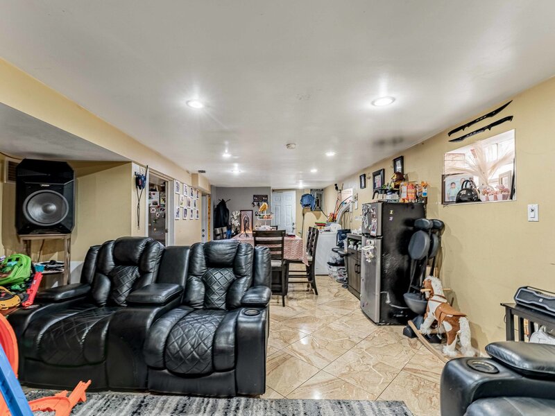 3920 W 84th Place Chicago IL 60652