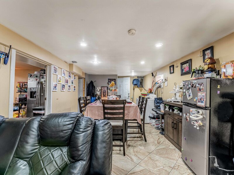 3920 W 84th Place Chicago IL 60652