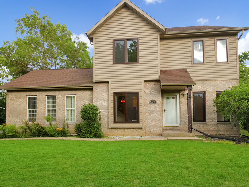 307 Blackstone Avenue Willow Springs IL 60480