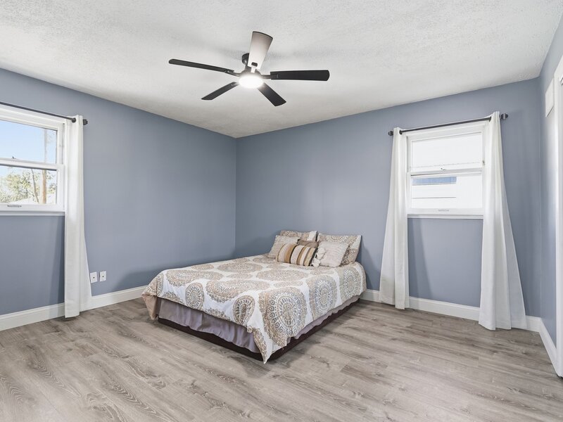 18460 Oakwood Avenue Lansing IL 60438