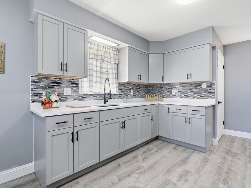 18460 Oakwood Avenue Lansing IL 60438