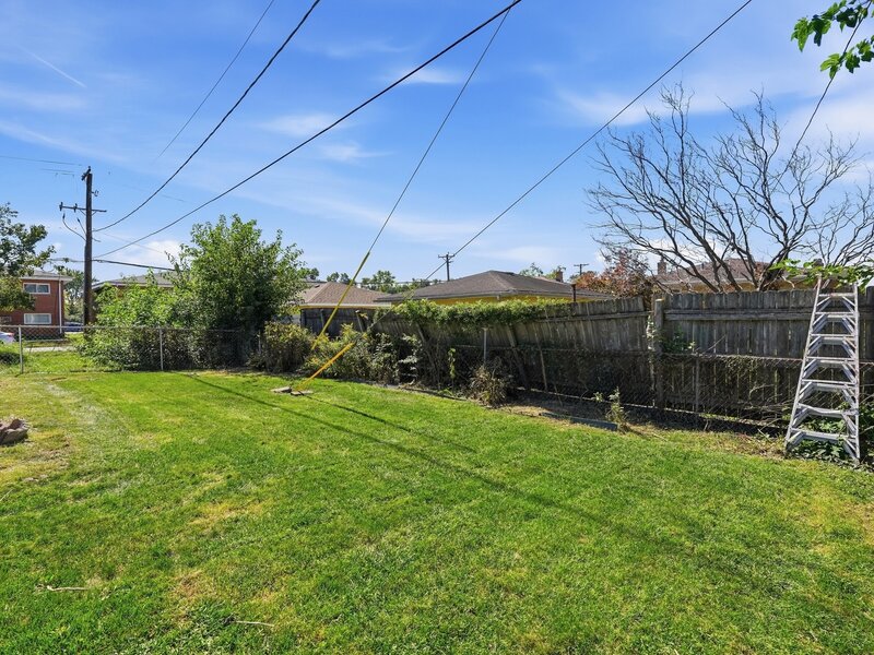 18460 Oakwood Avenue Lansing IL 60438