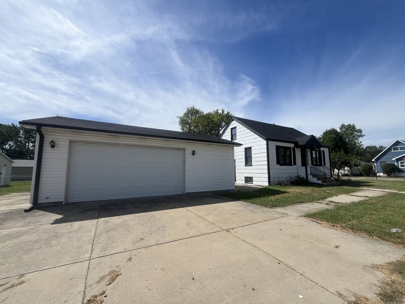 212 S Douglas Avenue Bradley IL 60915