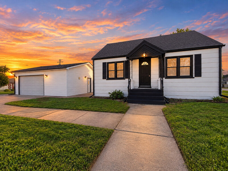 212 S Douglas Avenue Bradley IL 60915