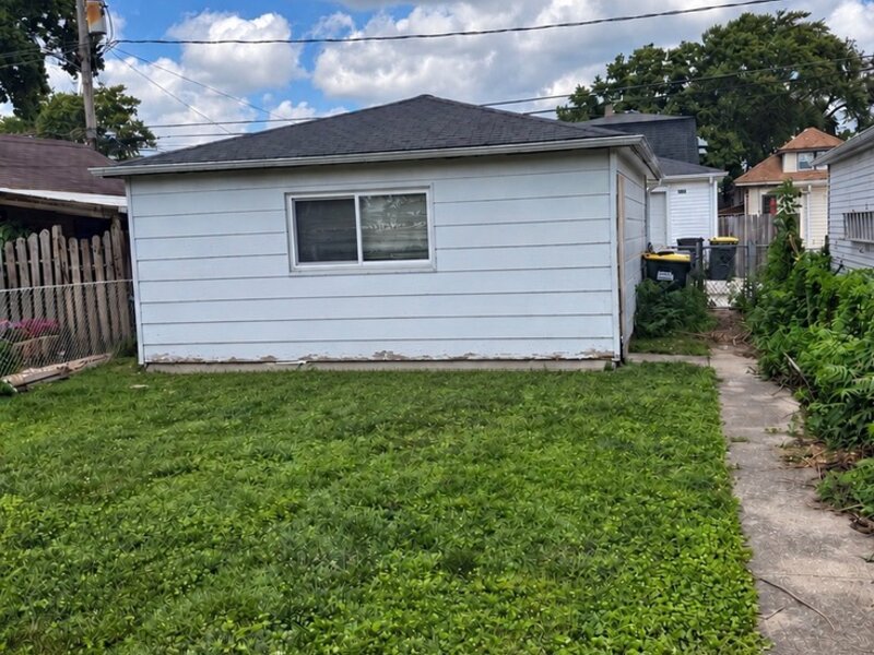 8636 Palmer Street River Grove IL 60171