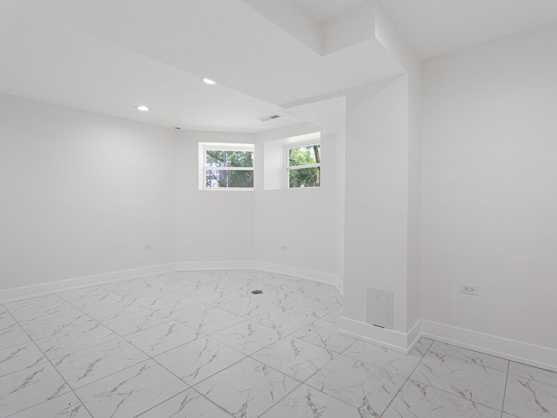 6627 S Saint Lawrence Avenue Chicago IL 60637