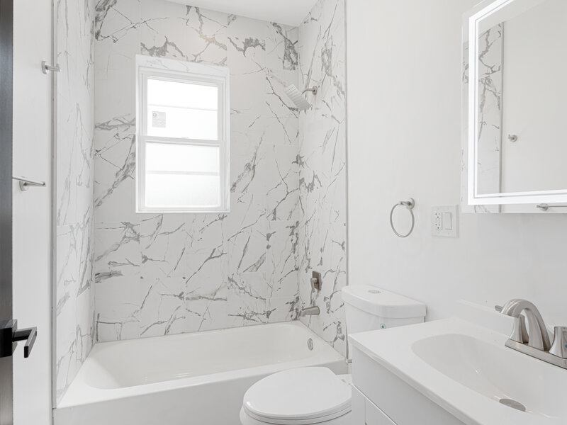 6627 S Saint Lawrence Avenue Chicago IL 60637