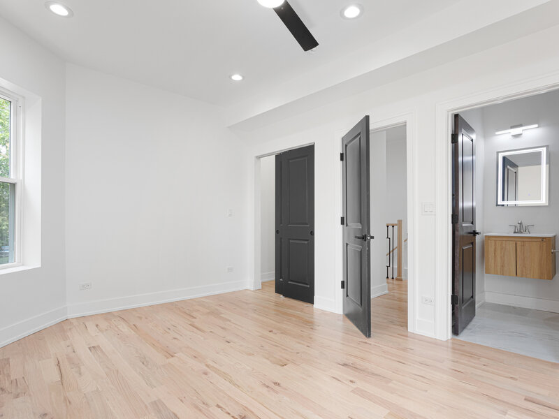 6627 S Saint Lawrence Avenue Chicago IL 60637