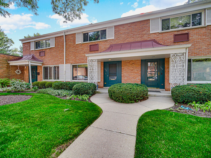 662 Carriage Hill Drive Glenview IL 60025