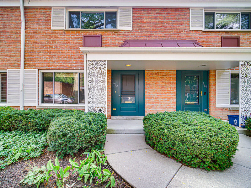 662 Carriage Hill Drive Glenview IL 60025