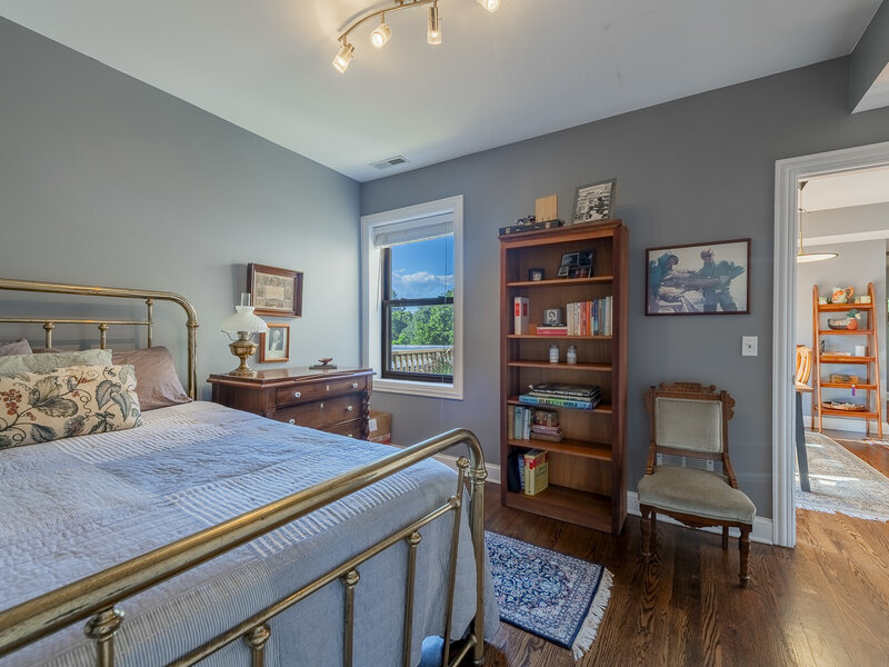2651 W Greenleaf Avenue Chicago IL 60645