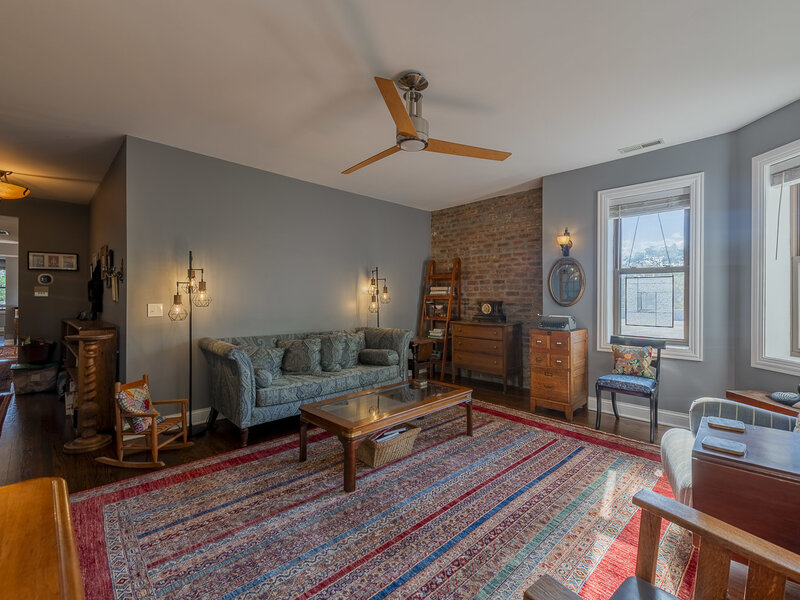 2651 W Greenleaf Avenue Chicago IL 60645