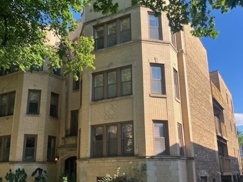 2651 W Greenleaf Avenue Chicago IL 60645