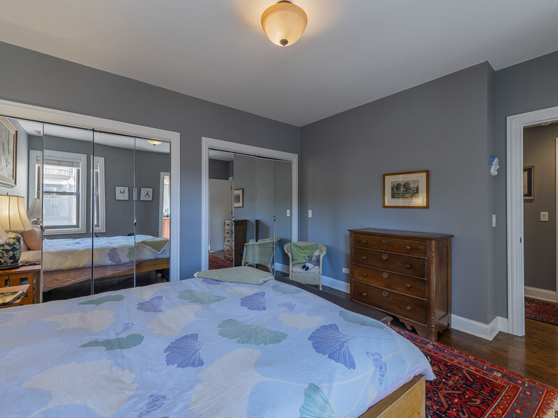 2651 W Greenleaf Avenue Chicago IL 60645