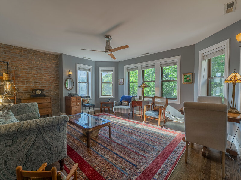 2651 W Greenleaf Avenue Chicago IL 60645