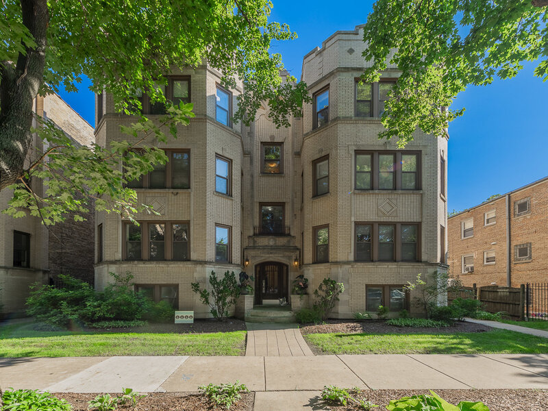 2651 W Greenleaf Avenue Chicago IL 60645